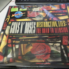 GUNS N ROSES - THE ROAD TO ILLUSION 2CD+12'' KUVALEVY BOKSI - pikkukuva 1