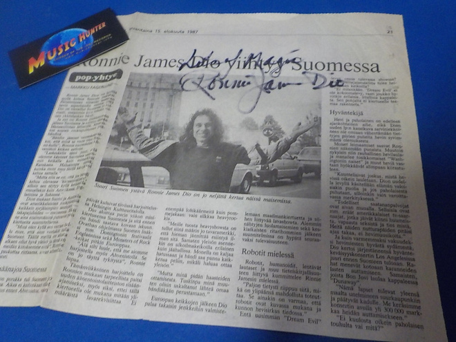 RONNIE JAMES DIO NIMIKIRJOITUS LEHTILEIKKEESSÄ