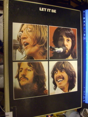 Nuottikirja : THE BEATLES : LET IT BE ( Sis. postikulun )