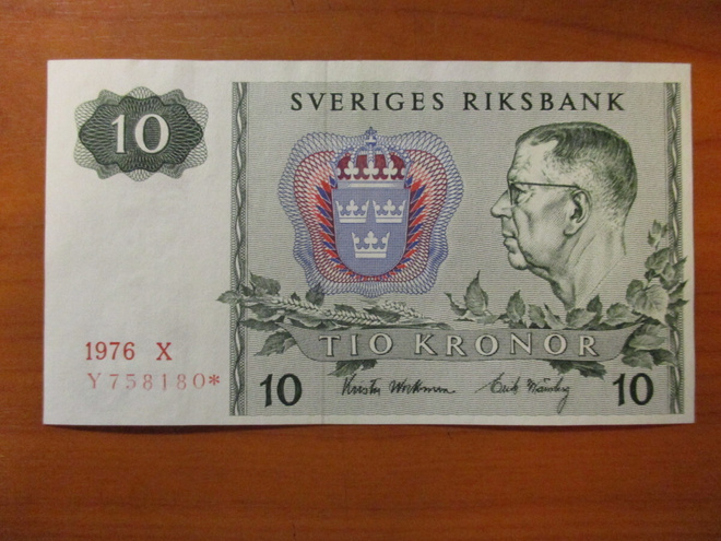 SWEDEN 10 KR 1976 KL9-10 TÄHTI