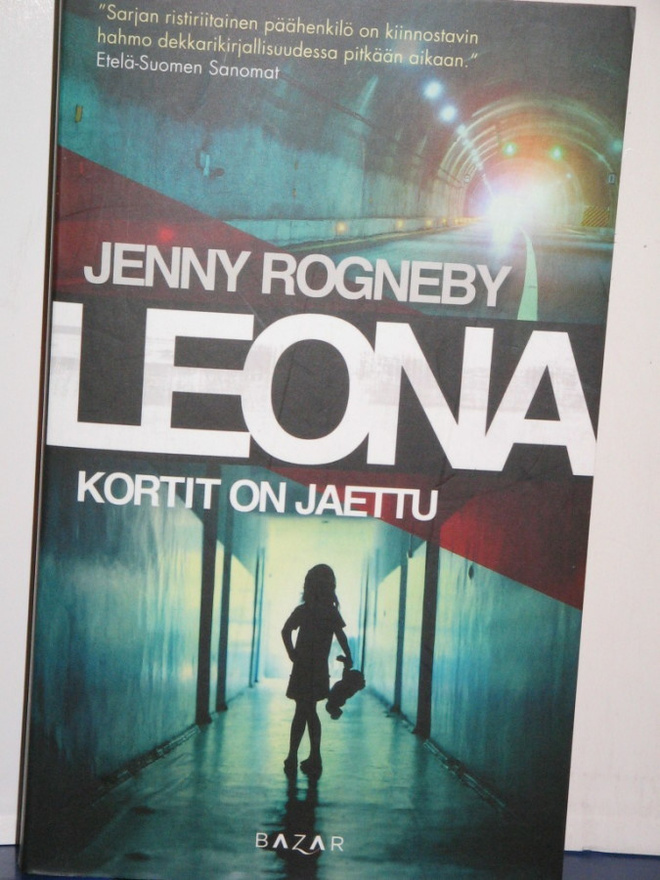 Jenny Rogneby : LEONA  Kortit on jaettu