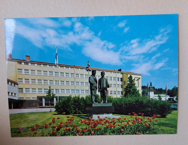 Jyväskylä: kauppaoppilaitos, kulkenut 1981