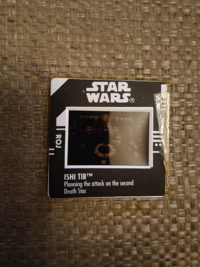 Star wars figuurin mukana tullut kortti