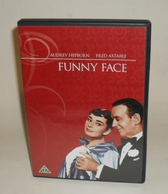 FUNNY FACE  (Audrey Hepburn)