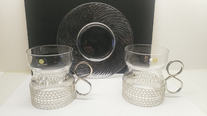 Timo Sarpaneva Tsaikka lasit 2 kpl aluslautasilla, Iittala