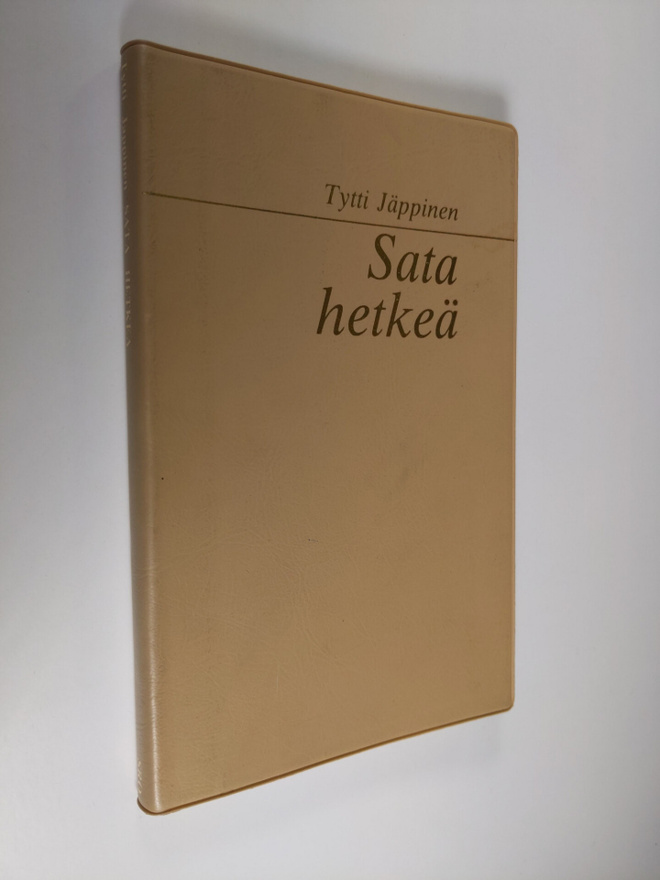 Tytti Jäppinen : Sata hetkeä kesästä kevääseen