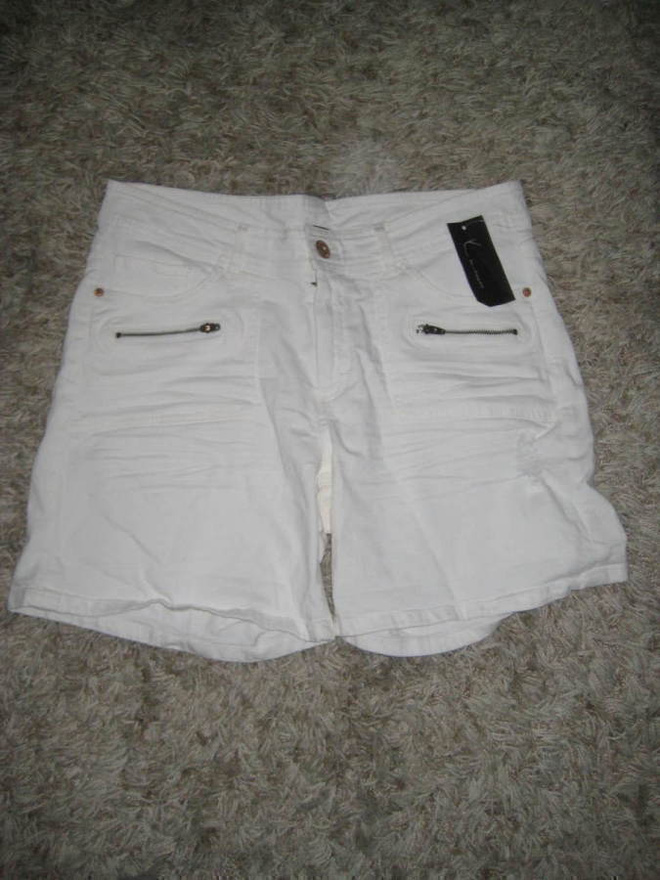 ** KappAHL shortsit  , uusi   koko 42*