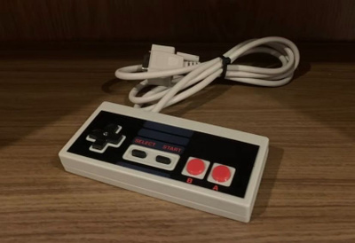 C64 : NES64 peliohjain