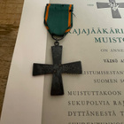 Rajajääkärijoukkojen muistoristi+ myöntökirja - pikkukuva 3