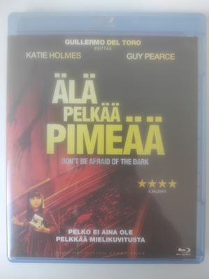 Älä pelkää pimeää
