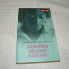 Chimamanda Ngozi Adichie Huominen on liian kaukana -pok - pikkukuva 1