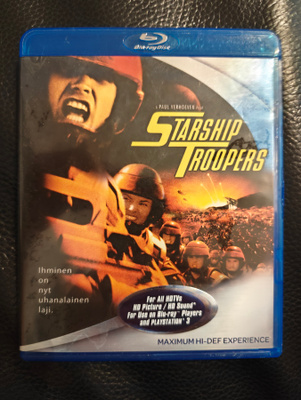 Starship Troopers - Universumin sotilaat Blu-ray Suomijulk.