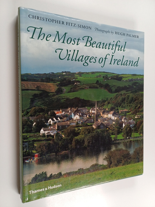 Christopher Fitz-Simon : The most beautiful villages of I...
