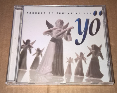 YÖ RAKKAUS ON LUMIVALKOINEN CD