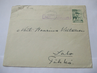 1943 Hki asevelisulkija kuorella, sisältö