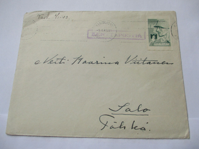 1943 Hki asevelisulkija kuorella, sisältö