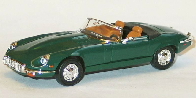 Jaguar E-type series III "Road Signature", 1:18 vihreä
