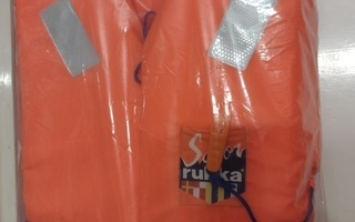 Pelastusliivit 2 kpl uusi ja vähäkäytetty yht.hinta 40€