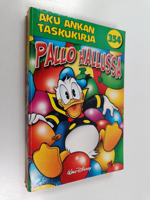 Walt Disney : Pallo hallussa