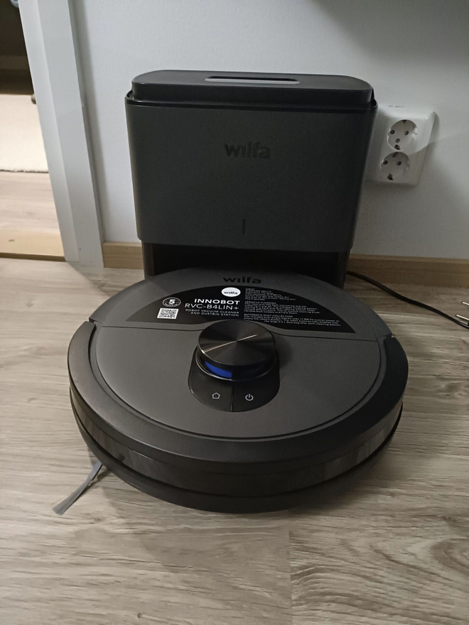 Wilfa Innobot RVC-B4LIN+ moppaava robotti-imuri + telakka
