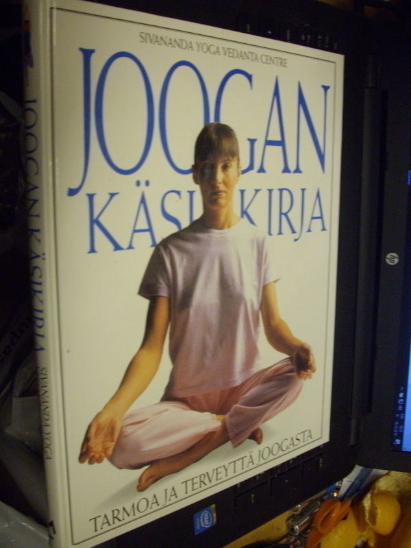 Centre : Joogan käsikirja ( 3 p. 2003 ) Sis. postikulut