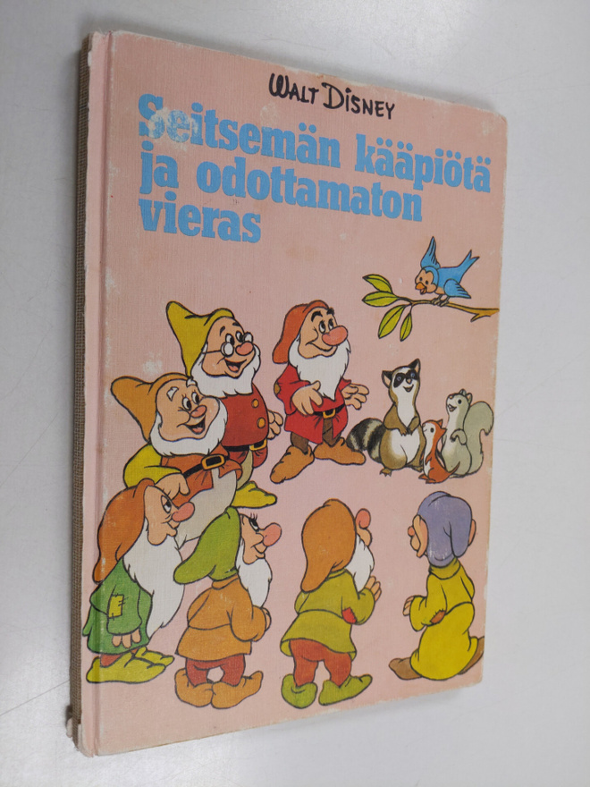 Walt Disney : Seitsemän kääpiötä ja odottamaton vieras : ...