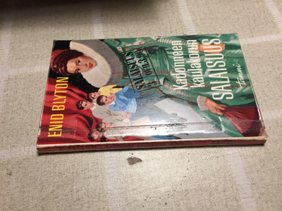 ENID BLYTON KADONNEEN KAULAKORUN SALAISUUS