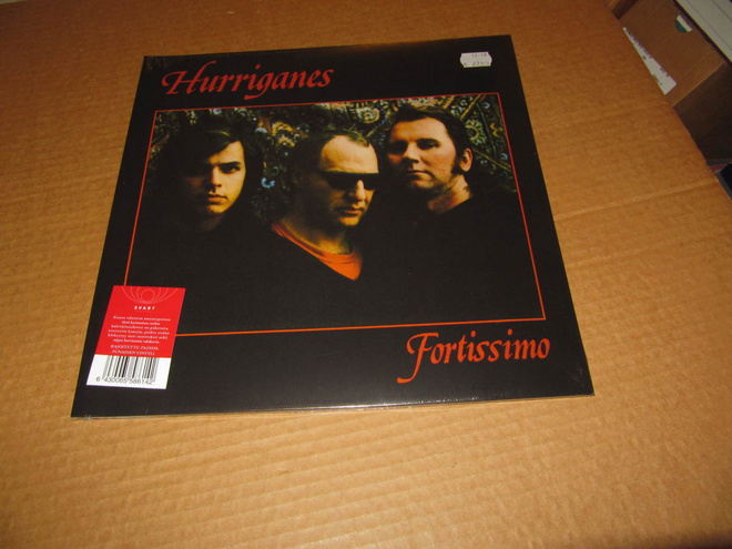 Hurriganes LP Fortissimo v.2018  RED VINYL. SVART