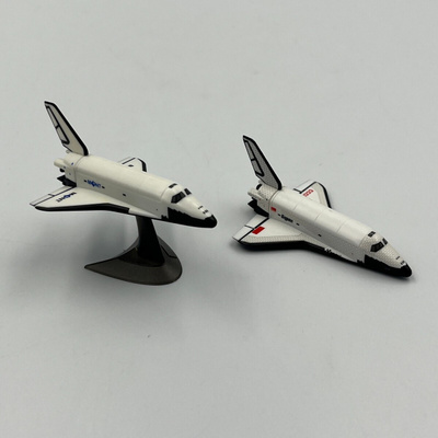 Buran avaruussukkula pienoismallit 1/500 eri valmistajat 2x