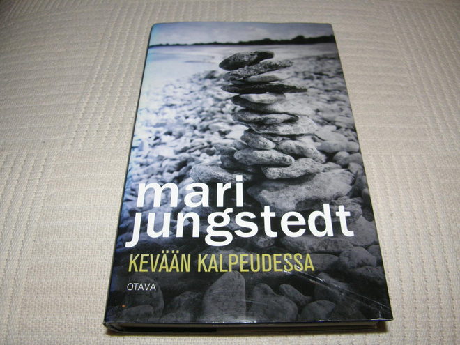 Mari Jungstedt Kevään kalpeudessa  -sid