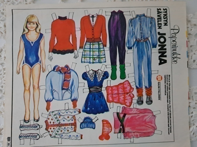 Syksyn sävelen Jonna paperinukke