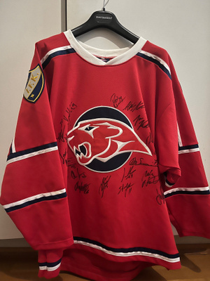 HIFK 1998 mestaruuspelipaita nimmareilla