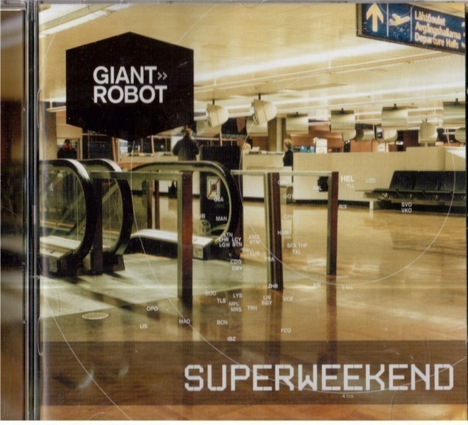 SUPERWEEKEND GIANT ROBOT