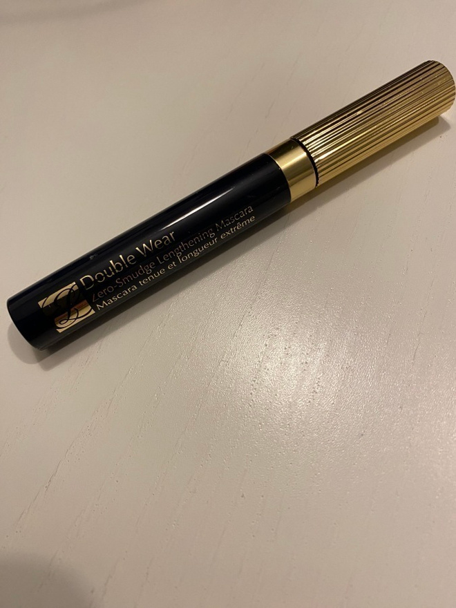 ESTEE LAUDER DOUBLE WEAR MUSTA RIPSIVÄRI