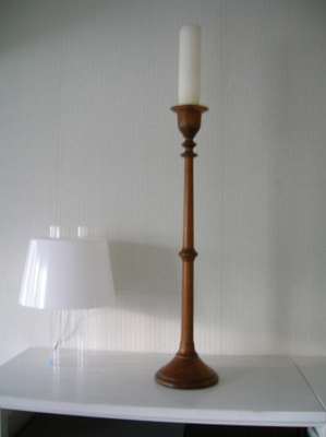 Korkea kynttilänjalka