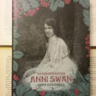 Sirpa Kivilaakso - Satukuningatar Anni Swan (sid.) - pikkukuva 1