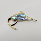 Miekkakala rintakoru kivellä - pikkukuva 1