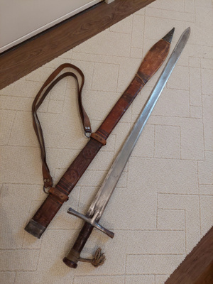 Antiikki miekka