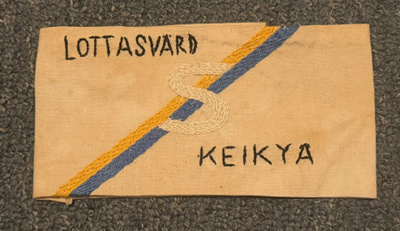 Lotta Svärd Keikyä hihanauha