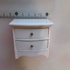 Nukkekoti pieni lipasto, yöpöytä - pikkukuva 1