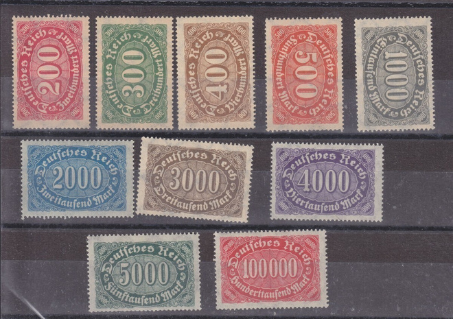 Saksa 1922 -23 inflamerkkejä postituoreena.