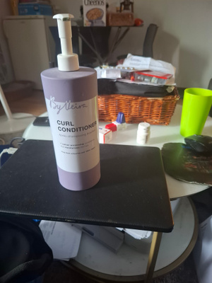Hiusten hoitoaine iso pullo