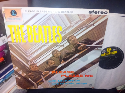 LP The Beatles : Please Please Me ( SIS POSTIKULU )