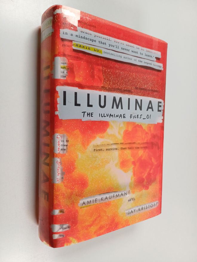 Amie Kaufman : Illuminae (signeerattu)