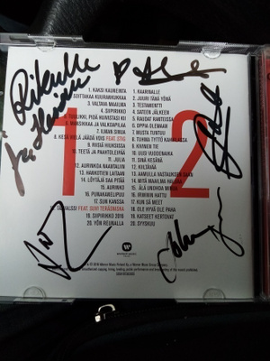 2CD.:  NELJÄN SUORA ( SIGNEERATTU)