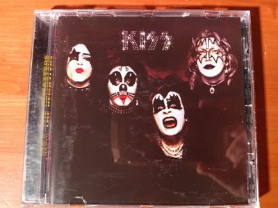 CD: Kiss S/T