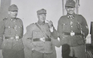 Valokuva Suomen Upseeri Natsi Saksan SS-Sotilaat Oulu 1942