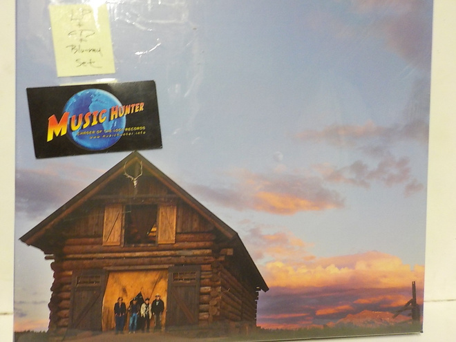 NEIL YOUNG - CRAZY HORSE BARN  USSI LP/CD + BLU-RAY BOX SET