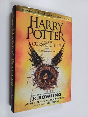 Jack Thorne ym. : Harry Potter and the Cursed Child - Par...