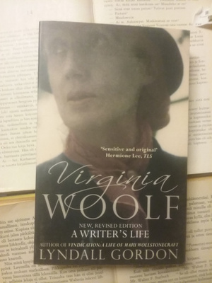 Virginia Woolf: A Writer's Life (softcover)